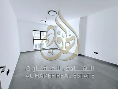 4 غرف وصالة إطلالة بحرية غرفة خادمة غسيل بلكونة جيم مسبح وموقفان بالمجاز 3