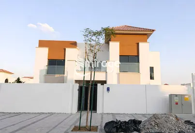Single Row | Vacant 6BR Villa | Ready to Move In