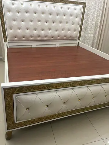 Queen size ornate white & gold leather tufted bed frame