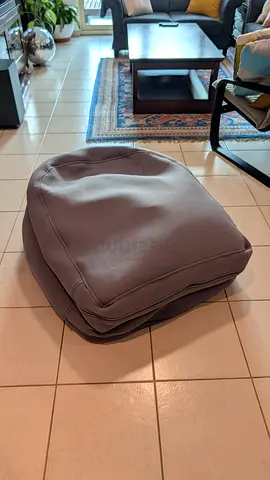 Grey foldable pouf / beanbag