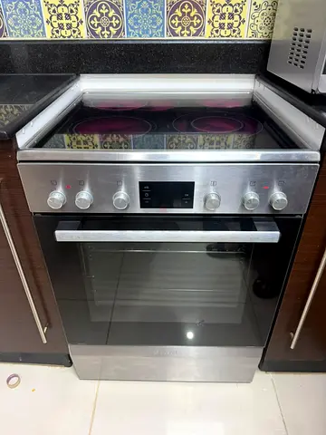 Bosch Latest Model Electric Ceramic cooking range 60x60cm excellent condition