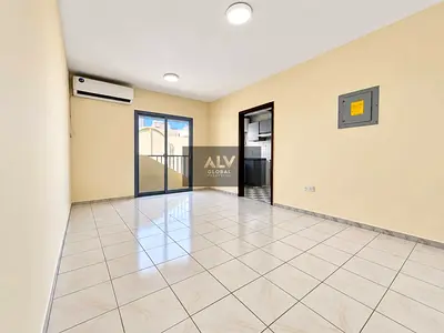 READY TO MOVE !! STUDIO FLAT !! WALKING DISTANCES TO METRO