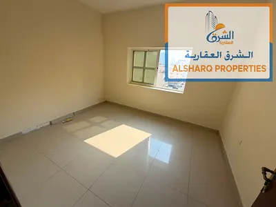 2️⃣ Apartment for annual rent (1 bedroom + living room) – 2nd row from the Ajman Corniche Features: