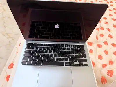 Apple MacBook Air M5 512GB – Like New, Original Invoice, Lightly Used