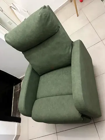 2 pc Green upholstered recliner single armchair in good condition
