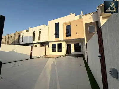 فيلا من طابقين وروف مع حوش كبيرة في منطقة الياسمين في عجمان