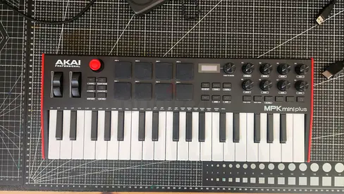 AKAI MPK mini plus