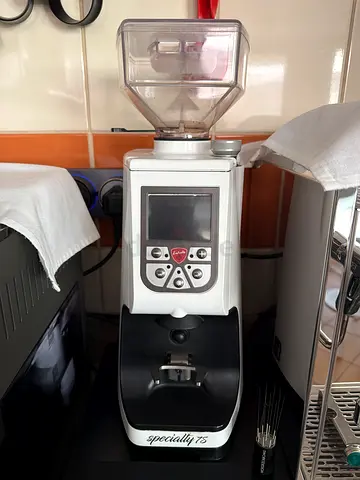 Eureka atom specialty 75 grinder - used, excellent condition.