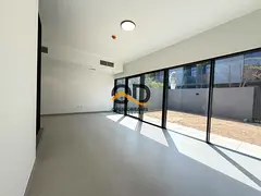 Gated community luxury 3bedroom Townhouse With Maid Room 3 master bedroom in saro massar