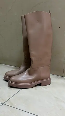 12 STOREEZ Knee-High Leather Boots – Beige/Nude, EU 39 – Excellent Condition