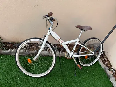 White kids single-speed city bike — used, needs minor repair