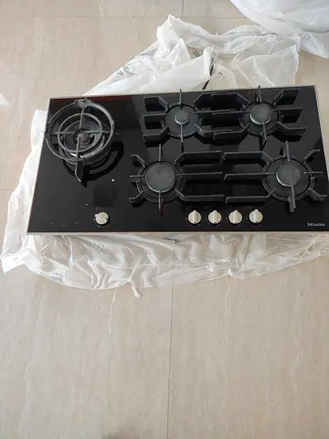 Miele 5-Burner Gas Hob with Glass Top — Good Condition