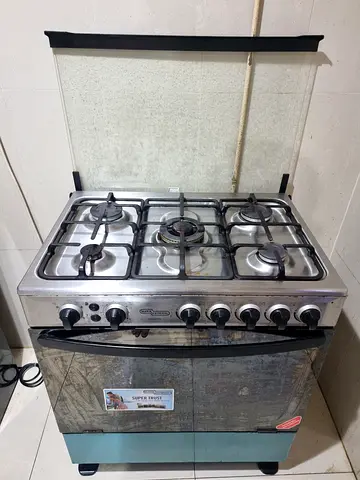 5 burner cooker for sale in good condition