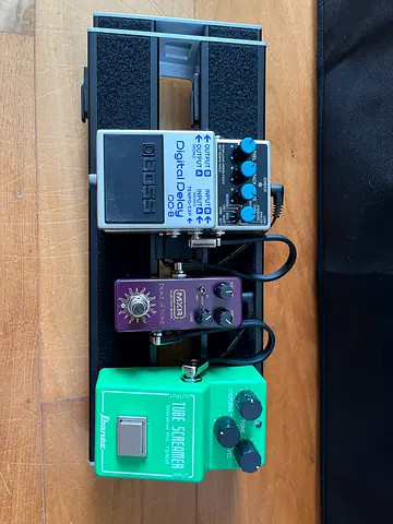 Complete Guitar Pedalboard – Ibanez TS808, Duke of Tone, Boss DD-8, MXR ISO-Brick & D’Addario XPND 1