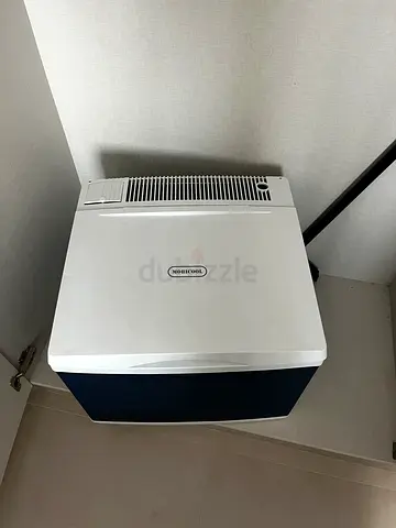Mobicool MB40 Hybrid Portable Car Fridge / Freezer Box (38L) - Dual 12V & 220V AC/DC