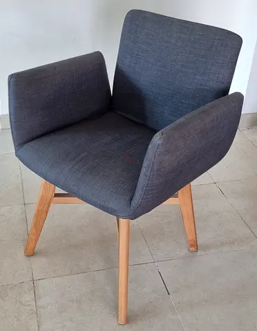 Ten comfortable dinning chairs with solid ash wooden legs