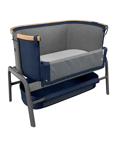Maxi cosi next to me cot