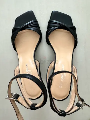 Black woman shoes with heels
