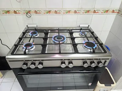 Stainless Steel 5-Burner Gas Cooker with Oven - Good Working Condition