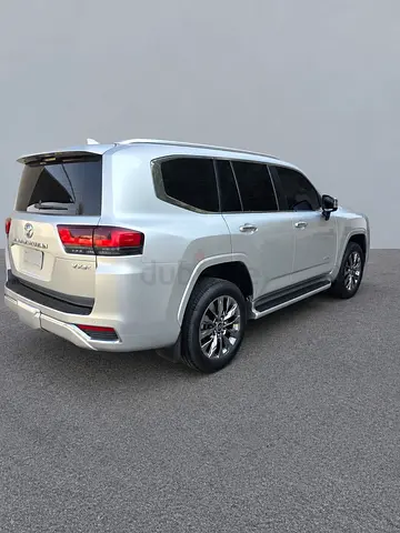 Toyota Land Cruiser VXR 2023 GCC Specs
