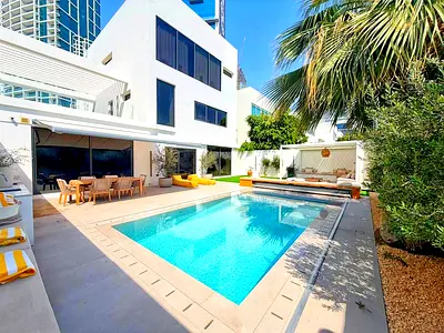 Fully Renovated 5BR Villa | Private Pool & Rooftop | Prime Location
