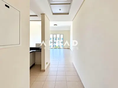 Open-Plan Studio | Vacant | Courtyard View