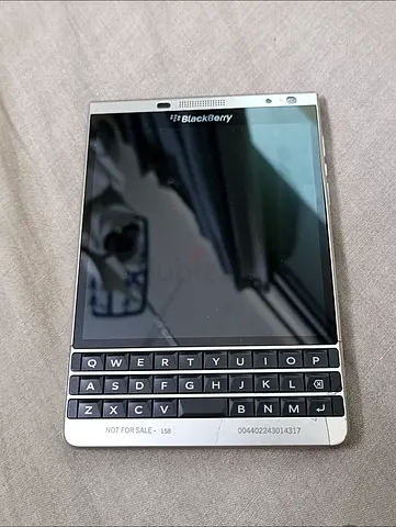 BlackBerry Passport Silver Defected Device for spare parts use