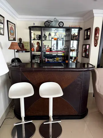 A fantastic bar with great storage , great Accesories , collectors items