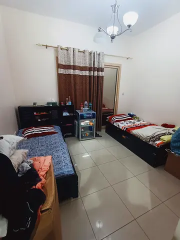 Bedspace ( for executive bachelor ) near Meena bazaar, Bur dubai.