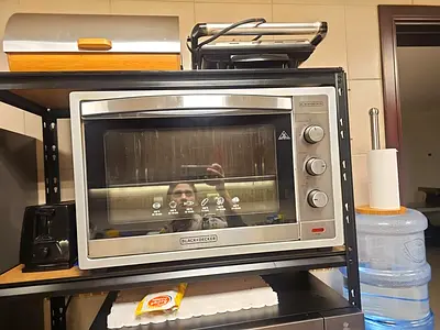 Black & Decker countertop convection oven - good working condition