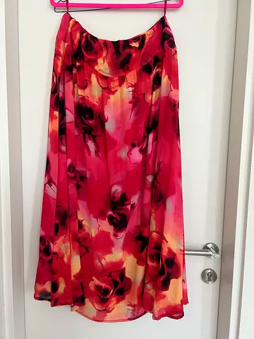 Red floral summer skirt, size L