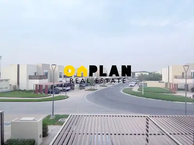 شقة مشرقة بغرفتي نوم | أوربانا 2 | شرفة وإطلالات على المجتمع | غير مفروشة