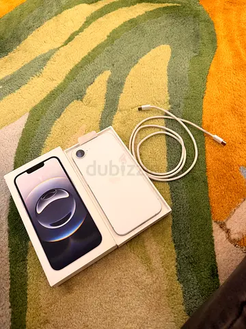iPhone 16e 128 GB 100 battery 59 cycle count