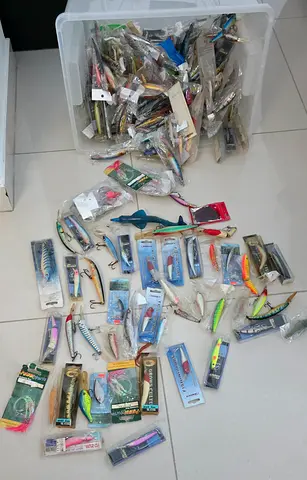 ASSORTED FISHING LURES
