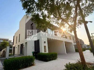 Modern 4Br+Maid | Upgrated Villa | Bright Living