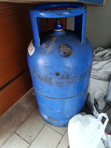 Gas cylinder
