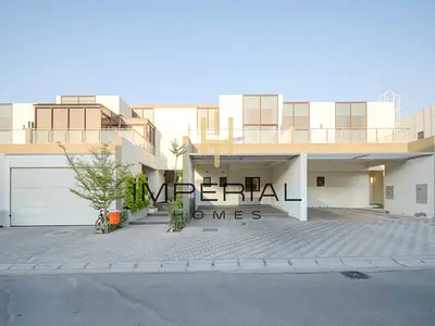 Single Row | Middle Unit | Next To Amenities
