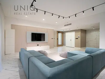 4-bedroom | Vacant | Upgraded | 1 Month Free Rent