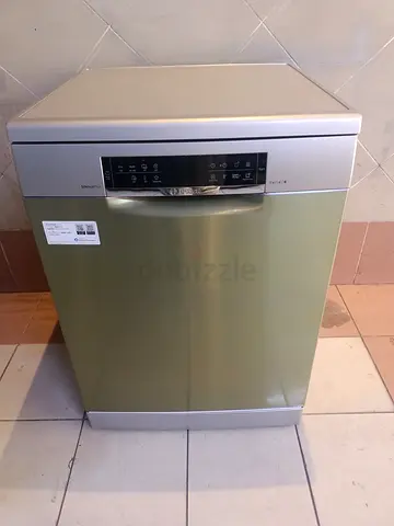 Bosch Series 6 freestanding dishwasher - With wifi Connectivity system -good working condition