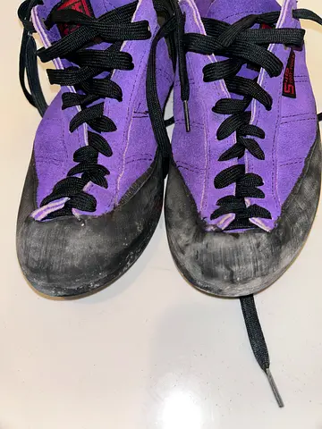 Five Ten Stealth C4 Climbing Shoes (UK 11) + Free Troll Chalk Bag