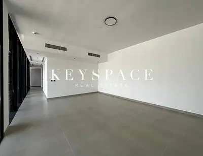 Elegant Villa | Private Garden and Comfortable Living | Resale