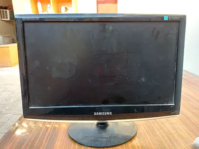 Samsung SyncMaster 22" LCD Monitor - Used