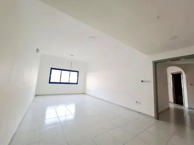 NO MANGENMENT FEE 2BHK HUGE HALL NEAR TO BUS STOP