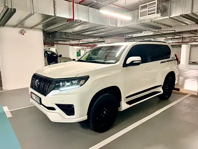 Toyota-Prado-Adventure-VXR--GCC-V6-Full Agency Service History-Under Warranty-Full Original Paint