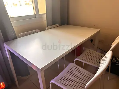 White dining table with 4 matching chairs - good condition