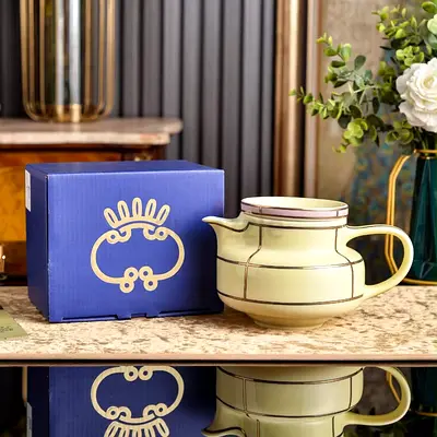 Ginori teapot