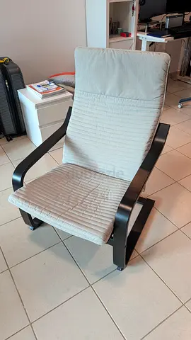 Comfortable Ikea Armchair With 2 Cushion Colors