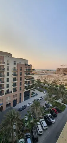 *للايجار غرفتين وصاله في جزيرة مريم إطلالة رائعة مع بلكونة*