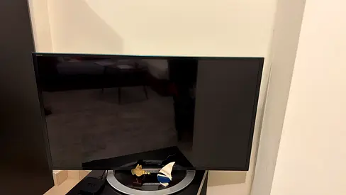 32-inch Sony BRAVIA LED TV in excellent working condition