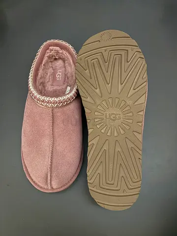 UGG Women's Cozy Suede Shearling Slip-On Slipper - UK 6, Good Condition